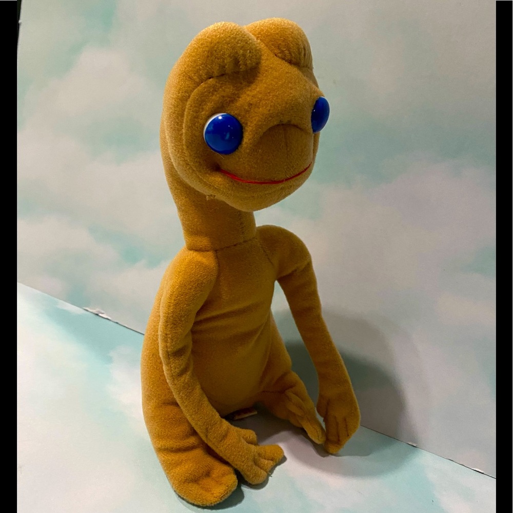 E.T. EXTRA TERRESTRIAL VINTAGE 1982 COLLECTABLE BEANIE PLUSH w/Attached …